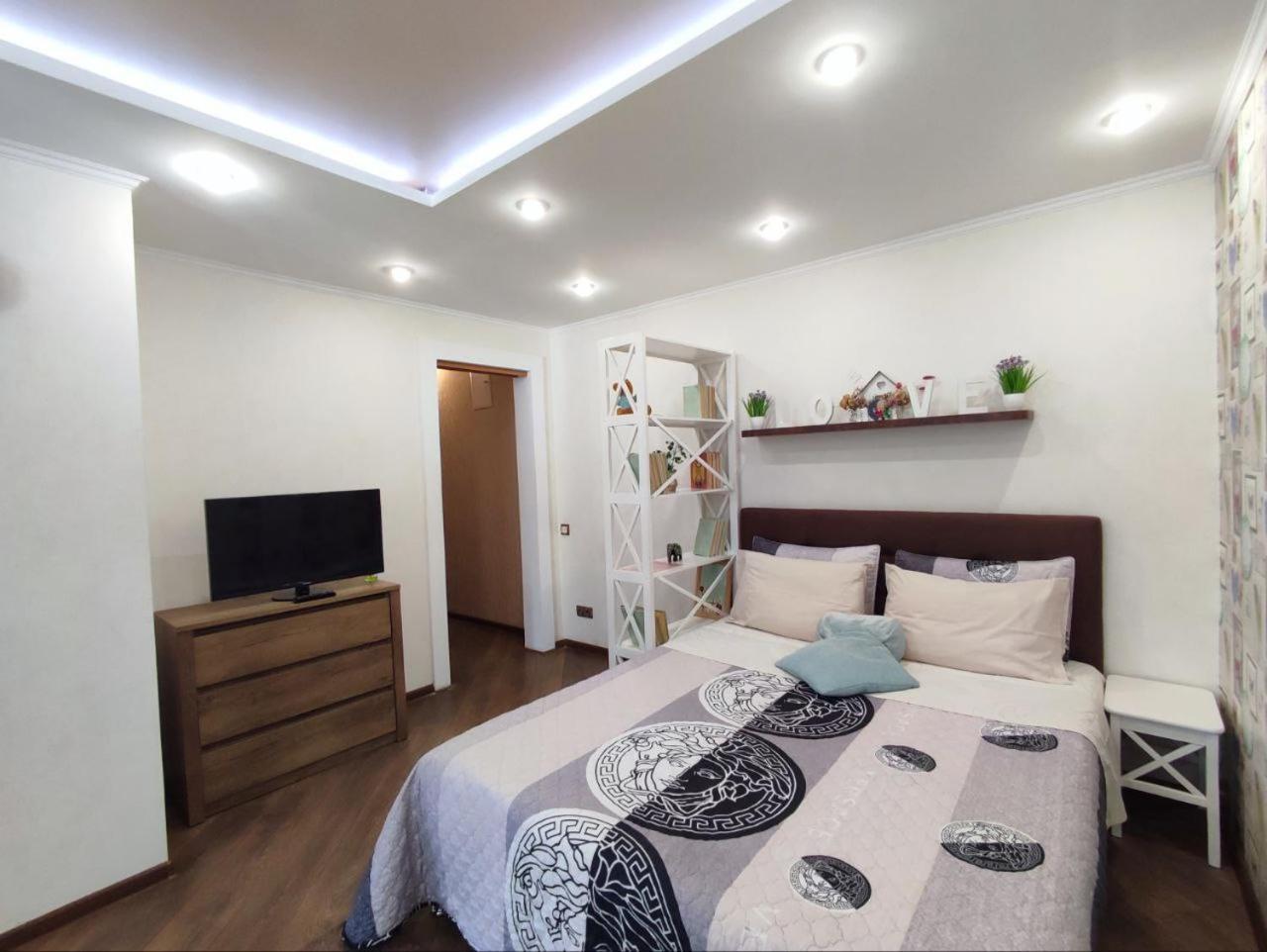 Бирюзовый Стиль Chernihiv Luaran gambar